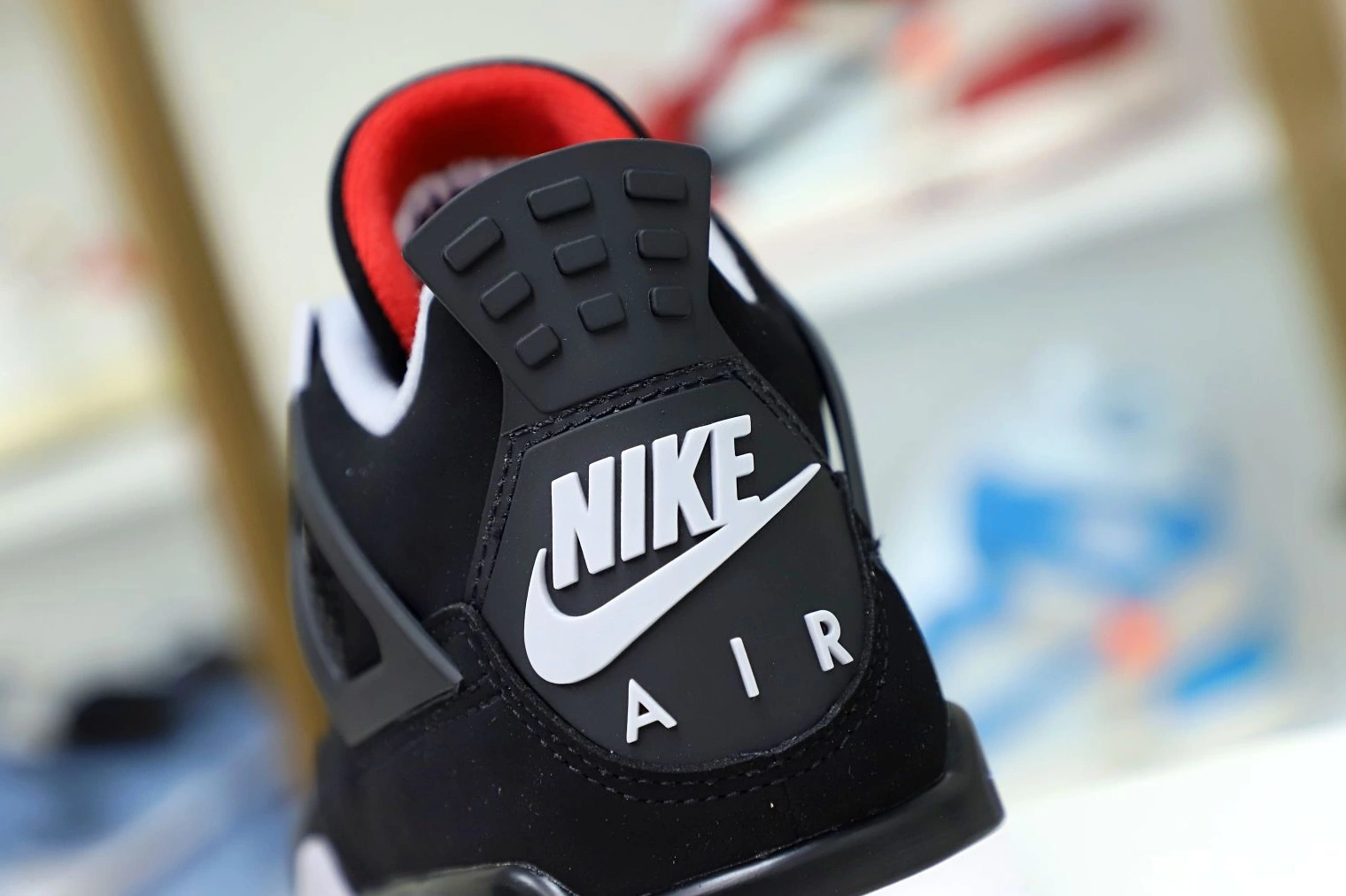 AIR 'BRED' OG RETRO 2019 JORDAN 4 0307